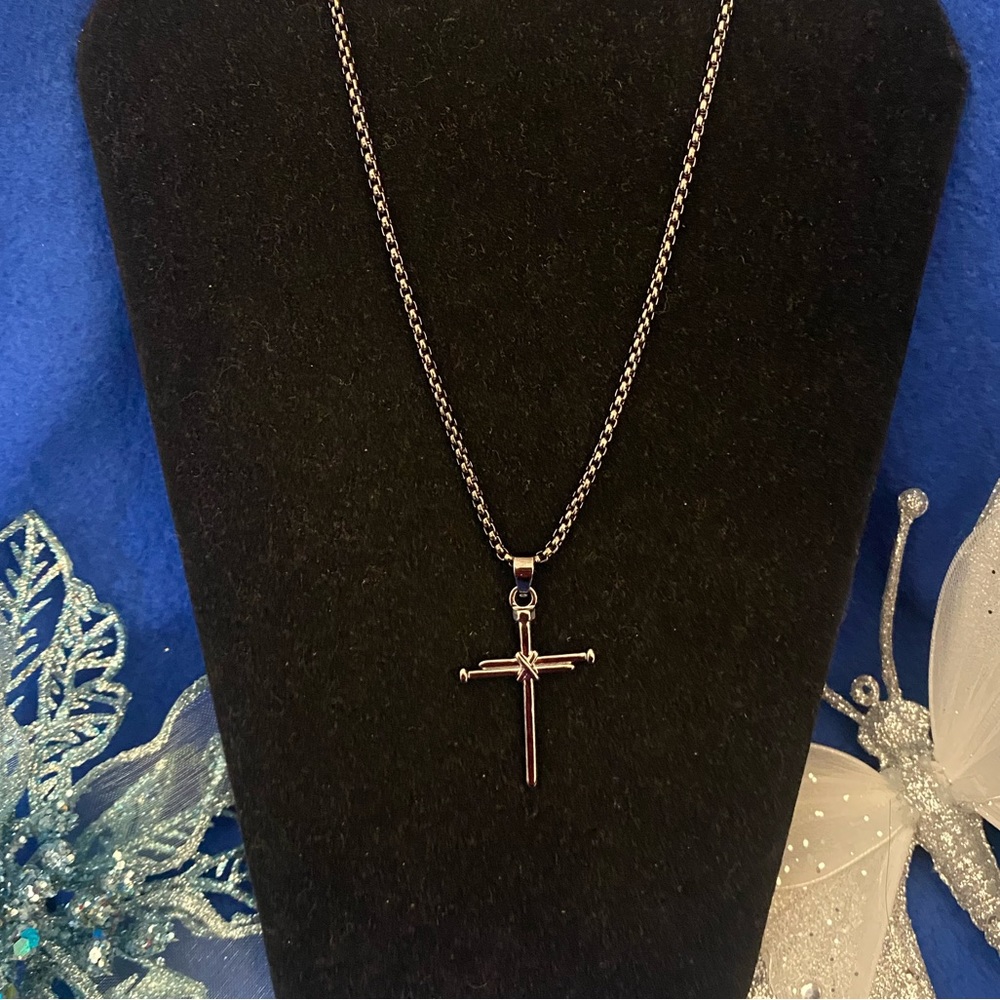 New Gorgeous 24” Nail Cross Necklace!(#95)
